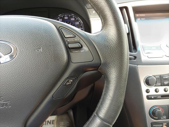 2013 INFINITI G37 x
