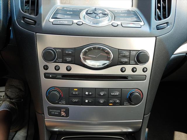 2013 INFINITI G37 x