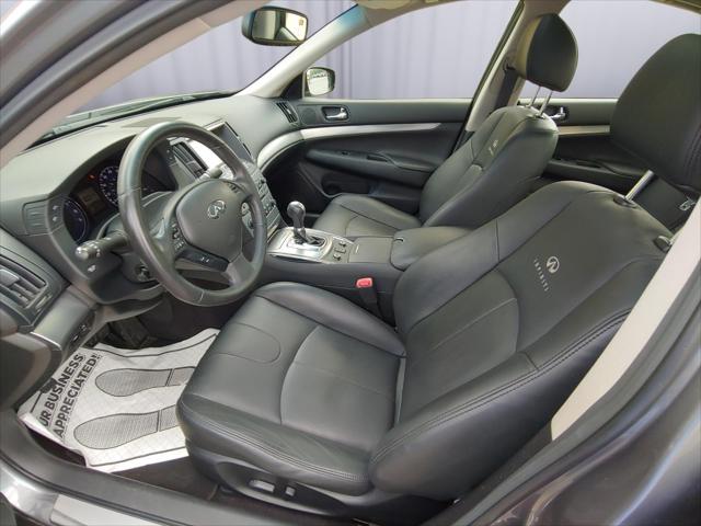 2013 INFINITI G37 x