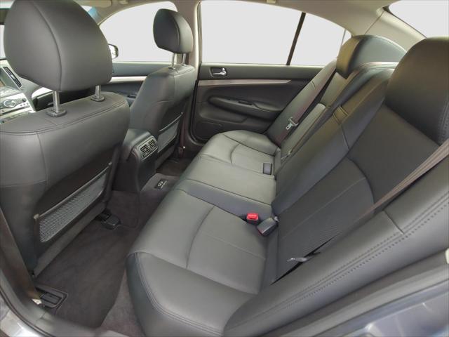 2013 INFINITI G37 x
