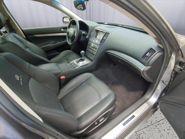 2013 INFINITI G37 x