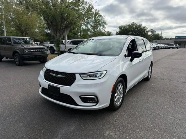 2025 Chrysler Pacifica Select for sale in Gainesville, FL