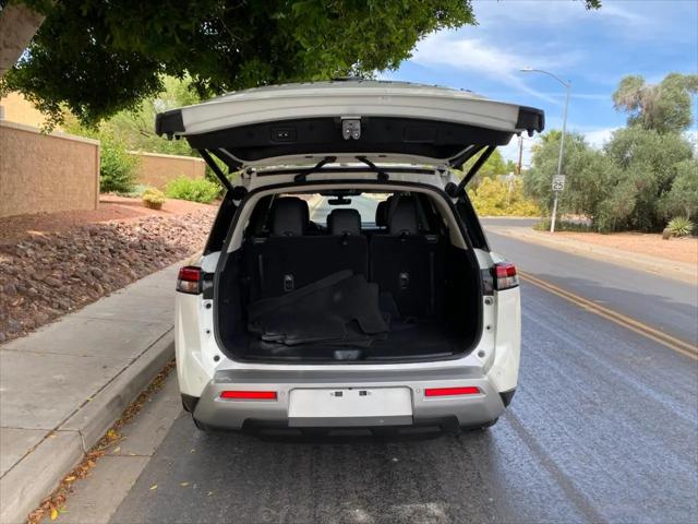 2024 Nissan Pathfinder SL FWD