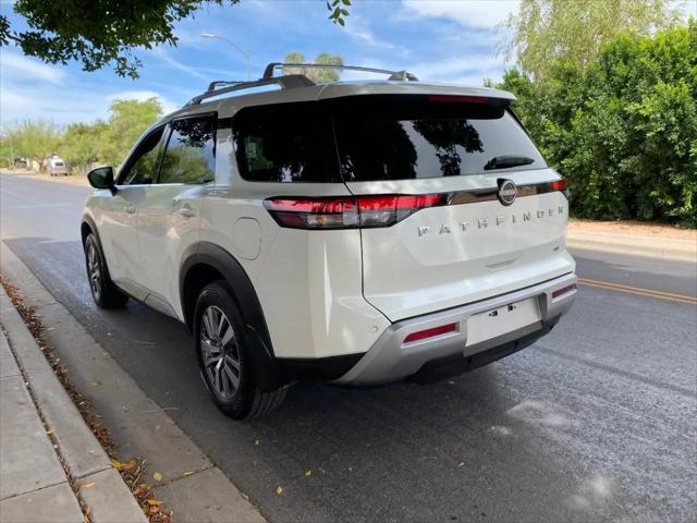 2024 Nissan Pathfinder SL FWD