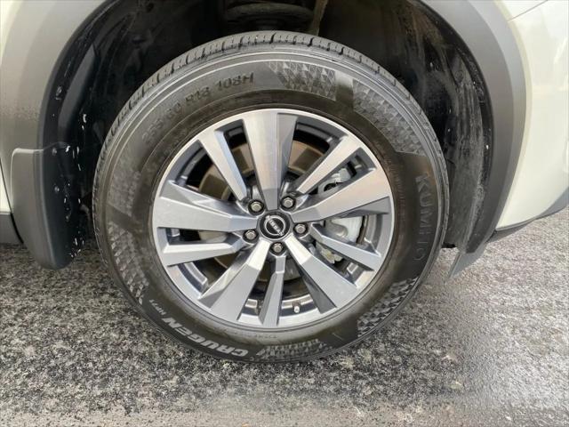 2024 Nissan Pathfinder SL FWD