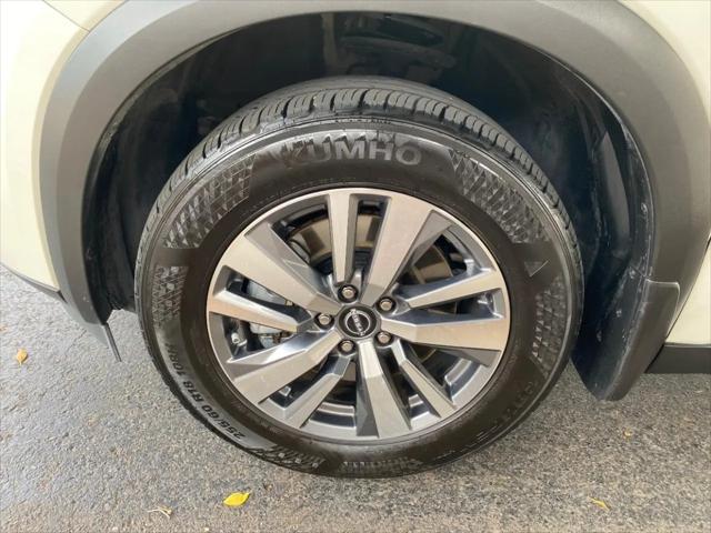 2024 Nissan Pathfinder SL FWD