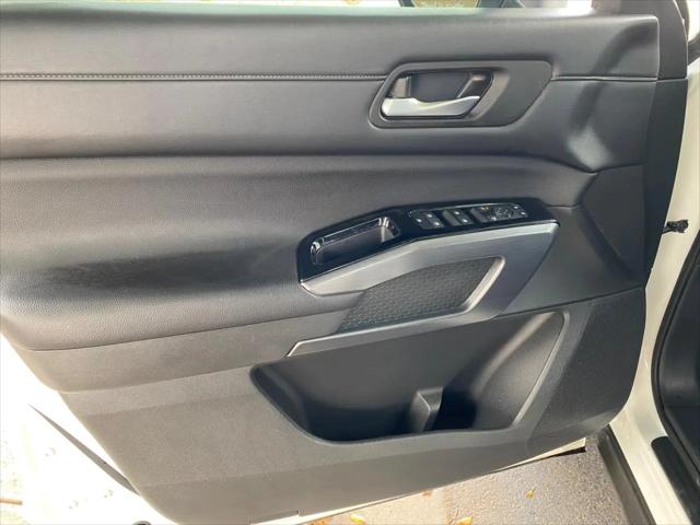 2024 Nissan Pathfinder SL FWD