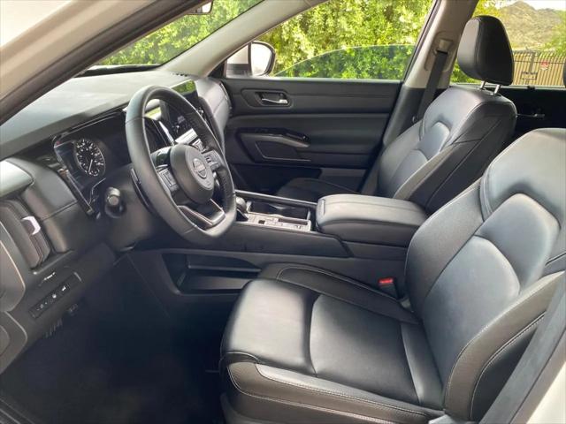 2024 Nissan Pathfinder SL FWD