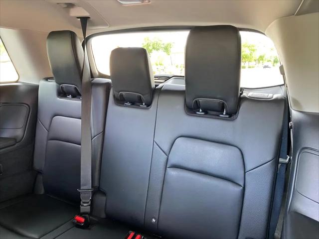 2024 Nissan Pathfinder SL FWD