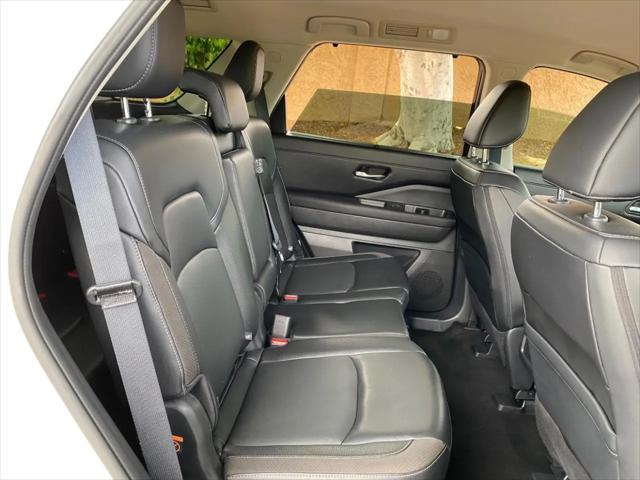 2024 Nissan Pathfinder SL FWD