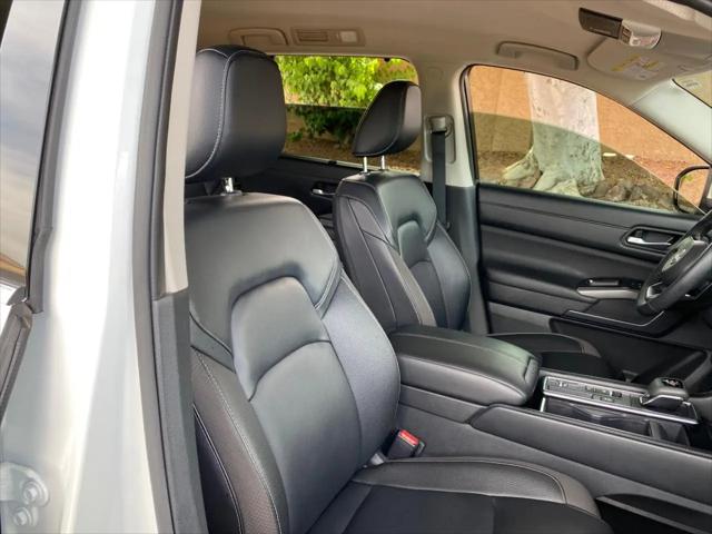 2024 Nissan Pathfinder SL FWD