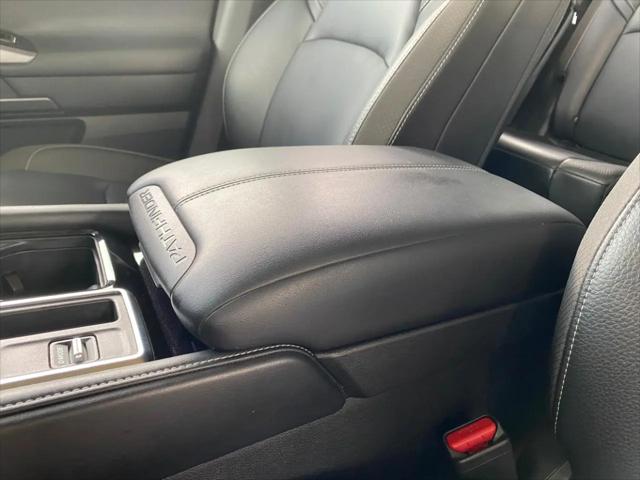 2024 Nissan Pathfinder SL FWD