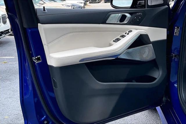 2027 BMW X7 M60i
