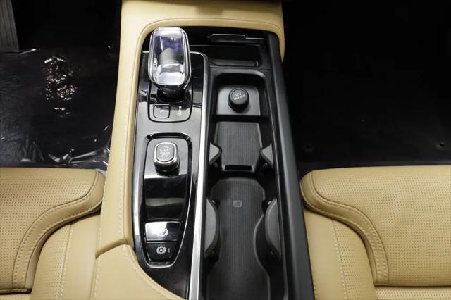 2024 Volvo XC90 B6 Ultimate Bright Theme 7-Seater