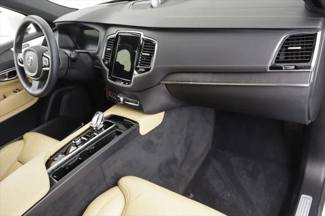 2024 Volvo XC90 B6 Ultimate Bright Theme 7-Seater