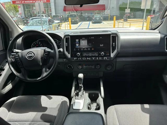 2025 Nissan Frontier Crew Cab SV 4x4