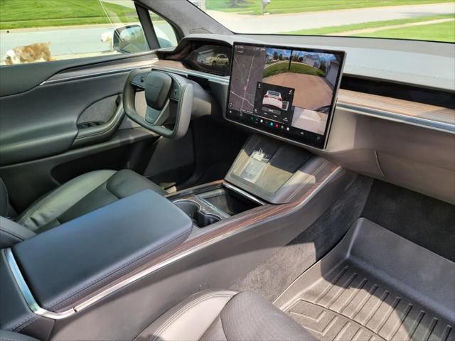 2022 Tesla Model X Plaid Tri Motor All-Wheel Drive