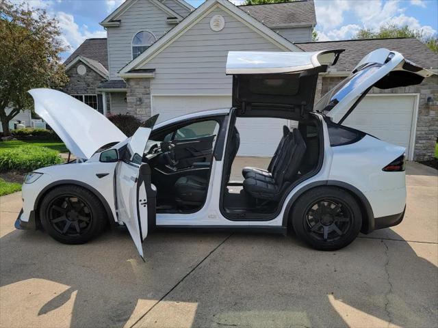 2022 Tesla Model X Plaid Tri Motor All-Wheel Drive