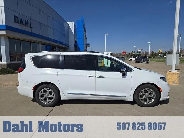 2023 Chrysler Pacifica Limited for sale in Pipestone, MN