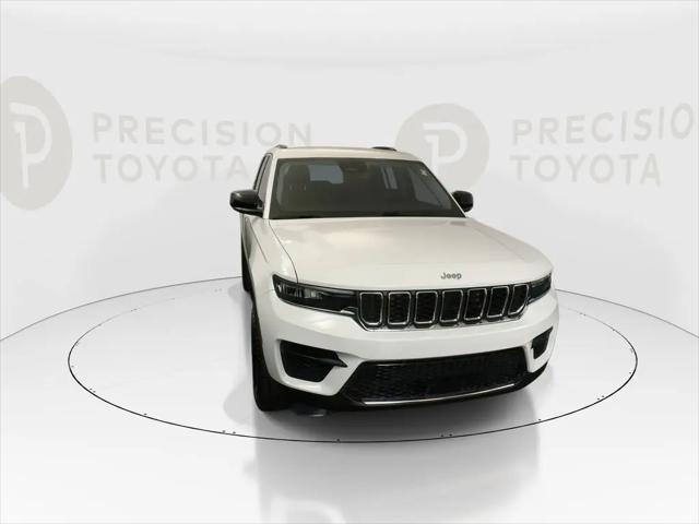 2023 Jeep Grand Cherokee Laredo 4x2