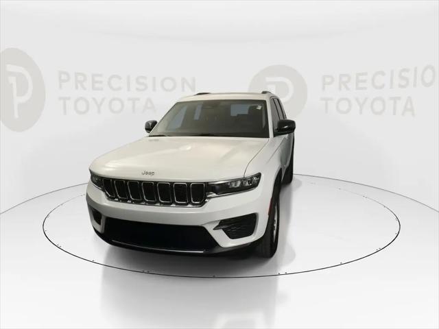 2023 Jeep Grand Cherokee Laredo 4x2