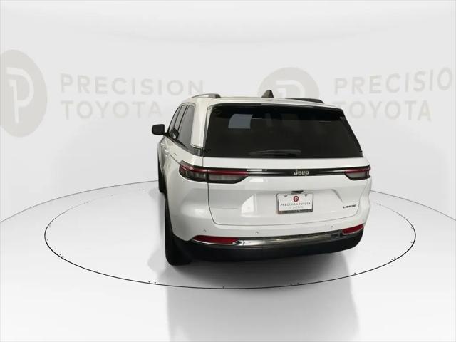 2023 Jeep Grand Cherokee Laredo 4x2