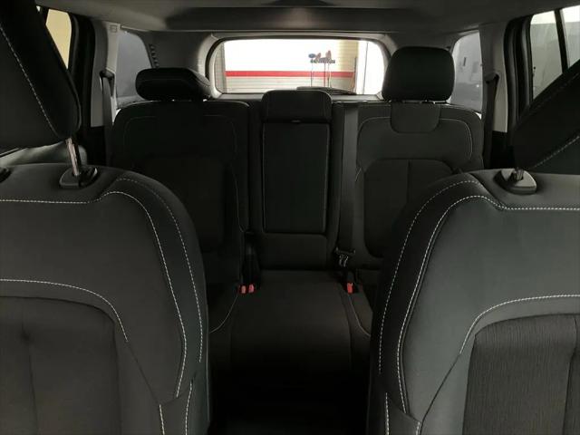 2023 Jeep Grand Cherokee Laredo 4x2