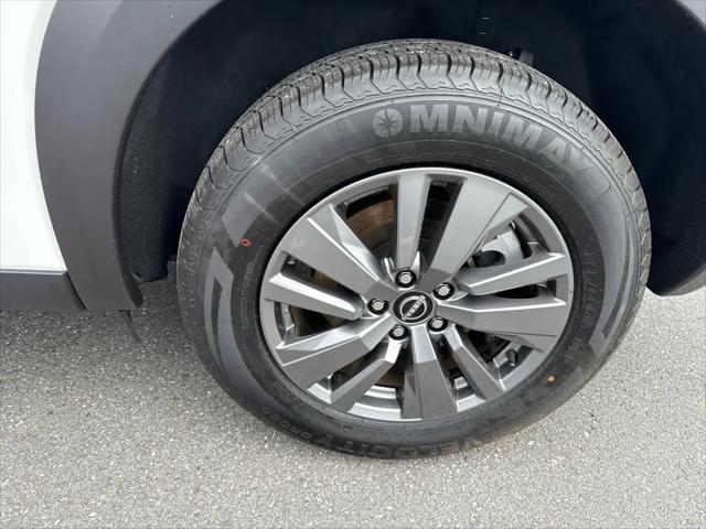 2025 Nissan Pathfinder SV 4WD