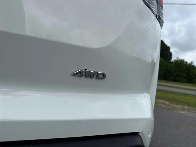 2025 Nissan Pathfinder SV 4WD