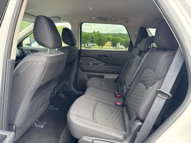 2025 Nissan Pathfinder SV 4WD