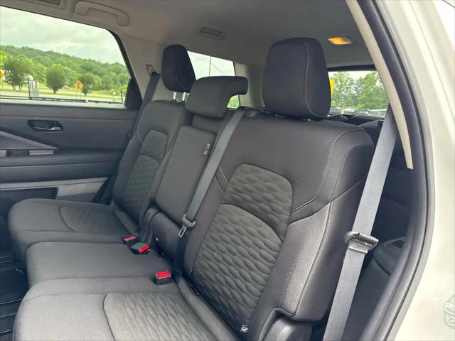 2025 Nissan Pathfinder SV 4WD