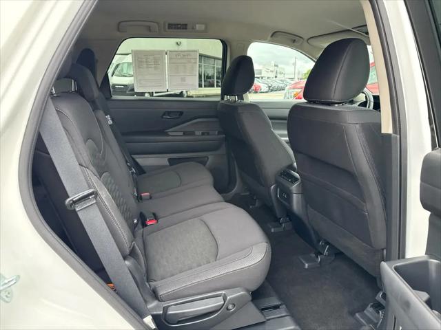 2025 Nissan Pathfinder SV 4WD