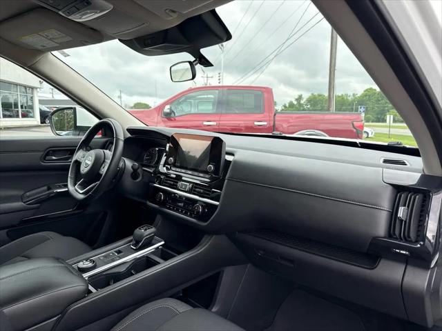 2025 Nissan Pathfinder SV 4WD