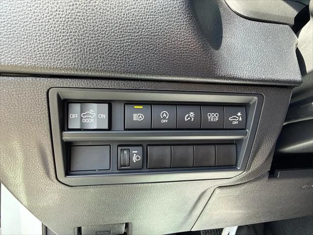 2026 Toyota Tundra SR5 CrewMax 5.5' Bed