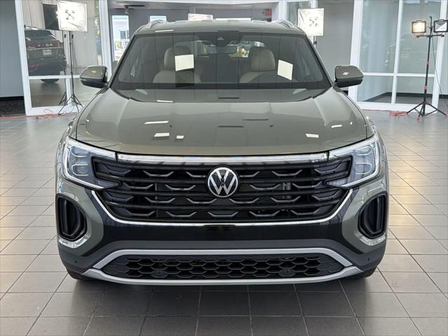2026 Volkswagen Atlas Cross Sport SE with Technology