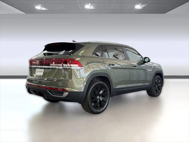 2026 Volkswagen Atlas Cross Sport SE with Technology