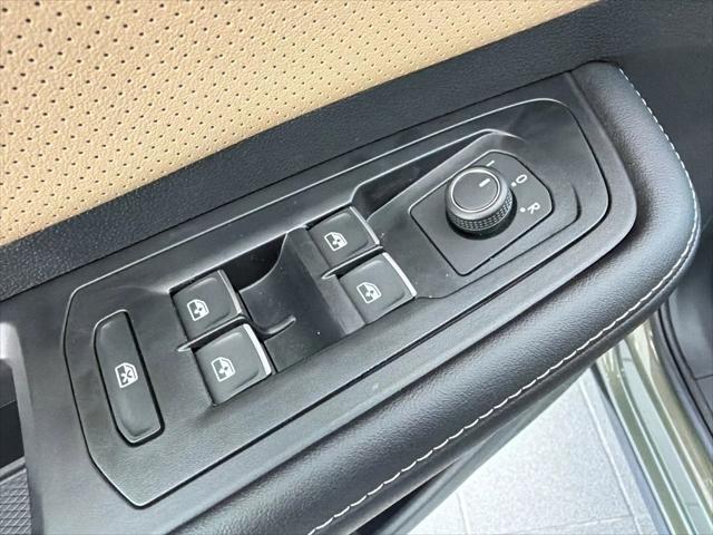 2026 Volkswagen Atlas Cross Sport SE with Technology