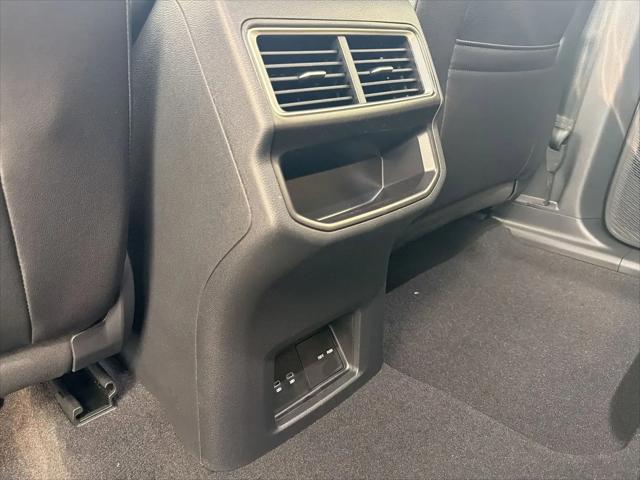 2026 Volkswagen Atlas Cross Sport SE with Technology