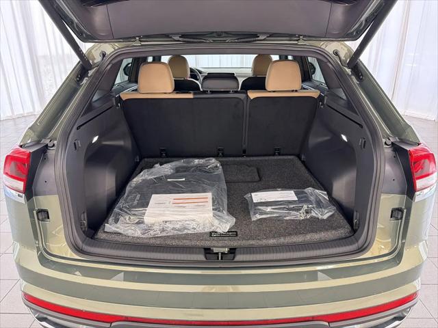 2026 Volkswagen Atlas Cross Sport SE with Technology