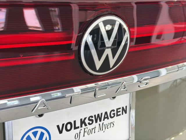 2026 Volkswagen Atlas Cross Sport SE with Technology