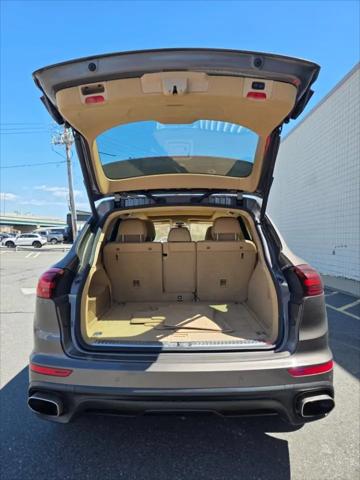 2016 Porsche Cayenne Cayenne