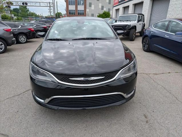 2017 Chrysler 200 Limited Platinum