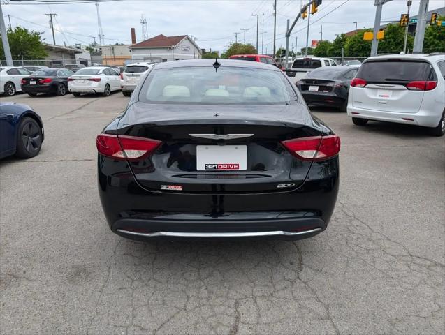 2017 Chrysler 200 Limited Platinum