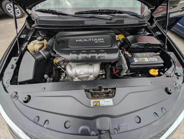 2017 Chrysler 200 Limited Platinum