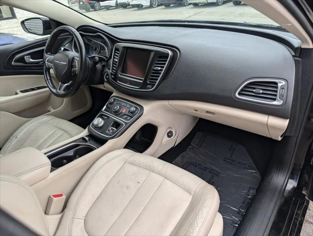 2017 Chrysler 200 Limited Platinum