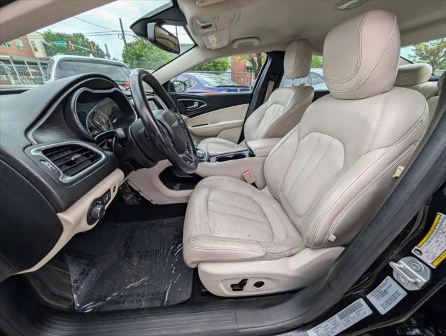 2017 Chrysler 200 Limited Platinum