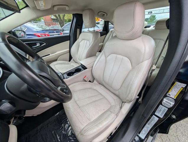 2017 Chrysler 200 Limited Platinum