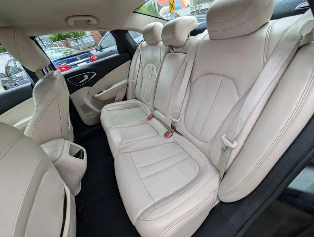 2017 Chrysler 200 Limited Platinum