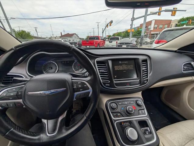 2017 Chrysler 200 Limited Platinum