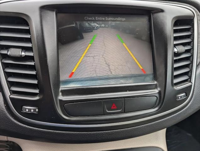 2017 Chrysler 200 Limited Platinum